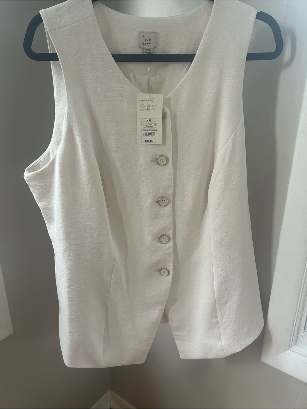 a new day Cream Button-Front Sleeveless Blouse